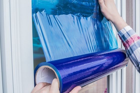 Giá tốt. Màng bảo vệ PE chống tia UV với keo gốc cao su để bảo vệ bề mặt không để lại cặn trực tuyến